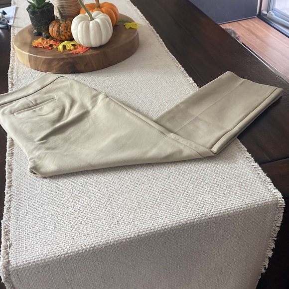 Size 4 Ann Taylor Factory Petite pants - Picture 4 of 4